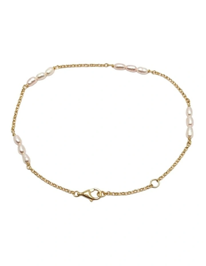 Dainty Pearl Trio Chain Bracelet in Gold image 1