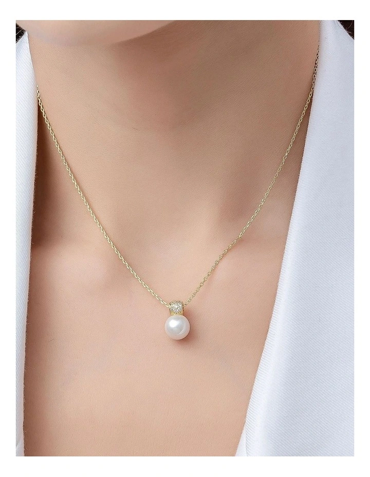 Faux Pearl Jewellery Set in Gold image 7