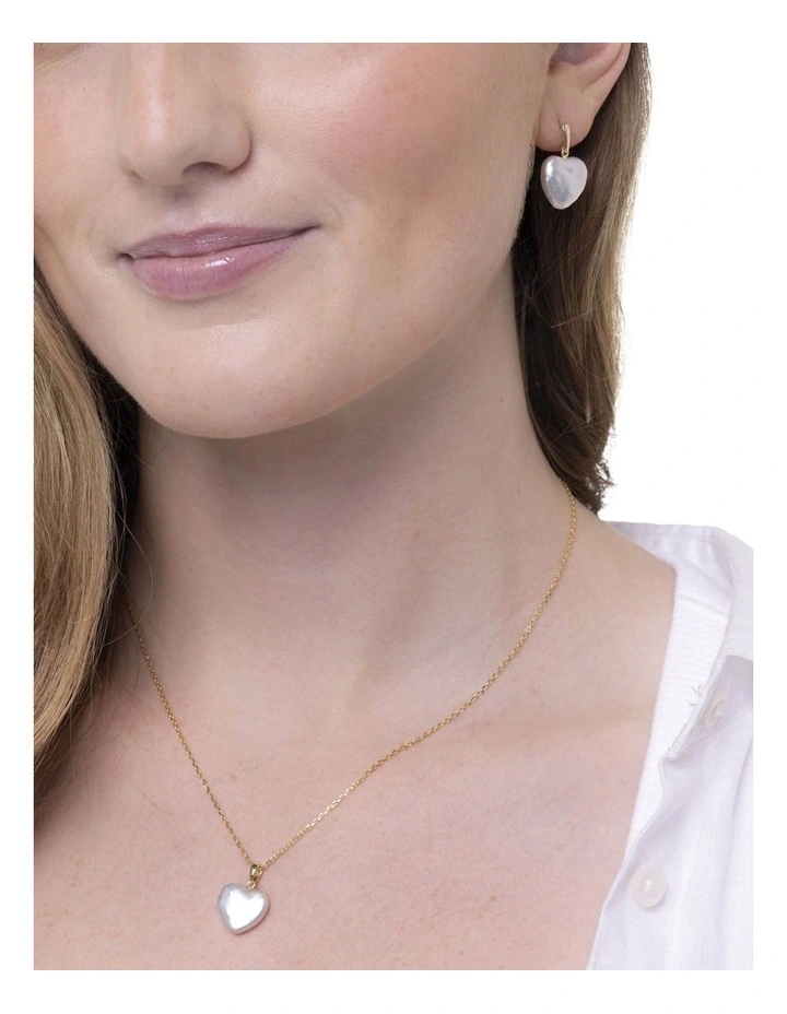 Unique Heart Pearl Pendant Necklace in Multi image 2