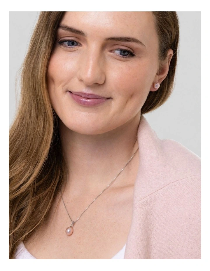 Cherish Natural Pendant Necklace in Rose image 3