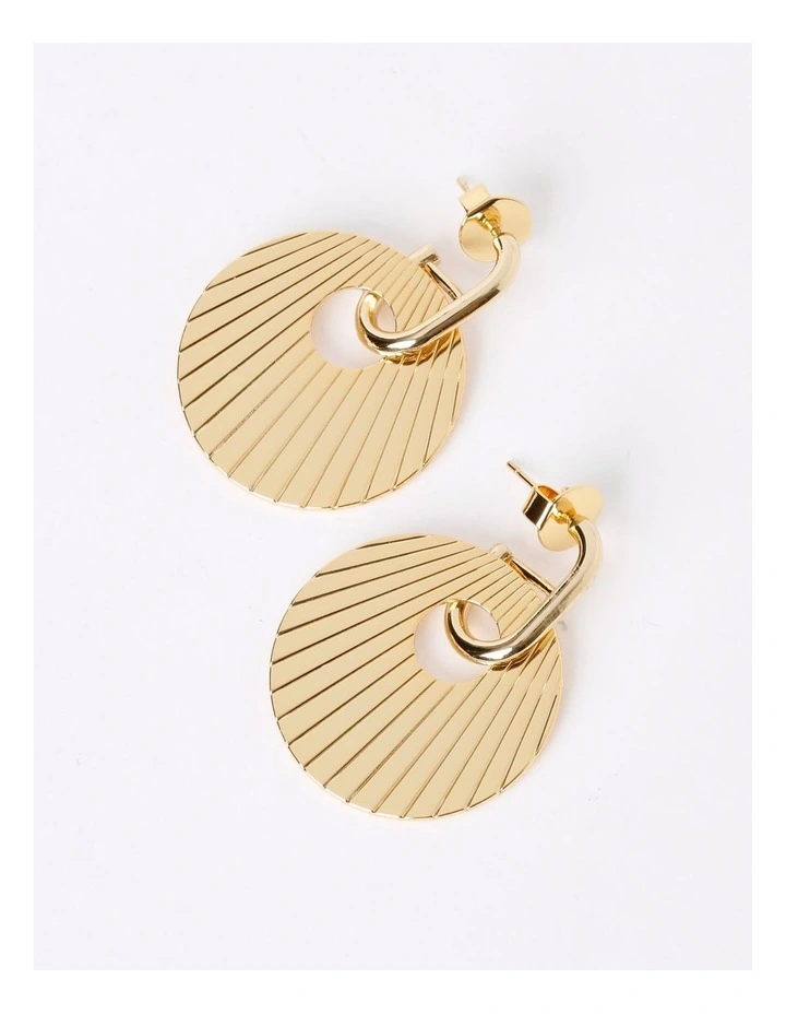 Textured Earring in Gold image 3