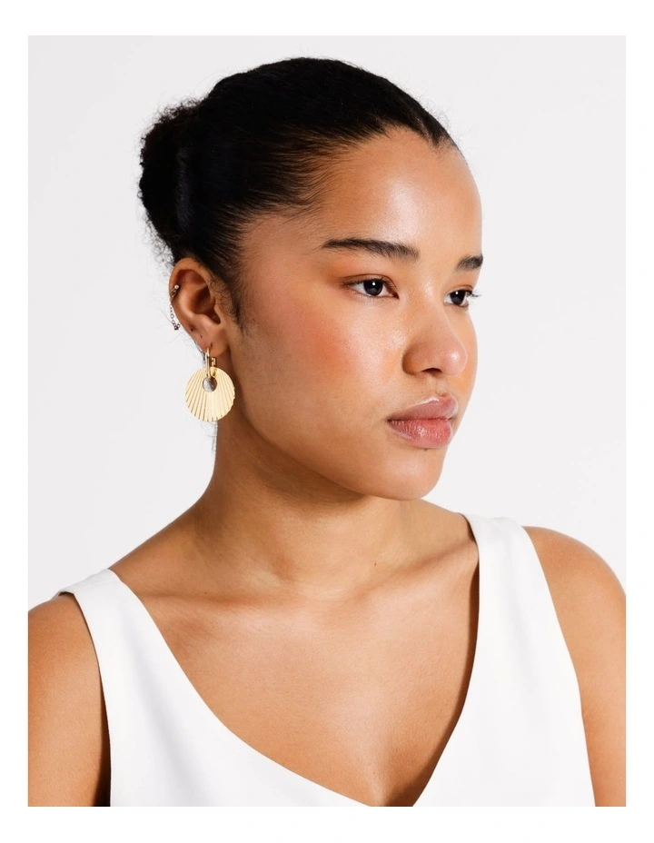 Textured Earring in Gold image 4