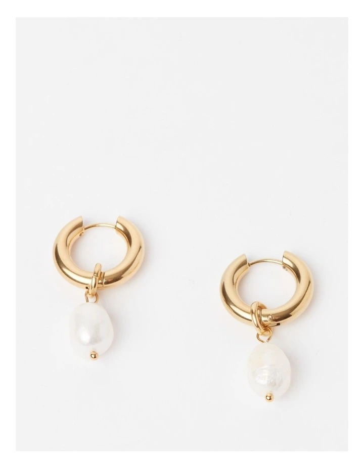 Freshwater Pearl Hoop Earring 20mm in Gold image 1