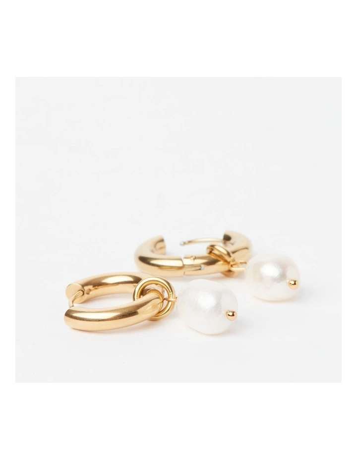 Freshwater Pearl Hoop Earring 20mm in Gold image 3