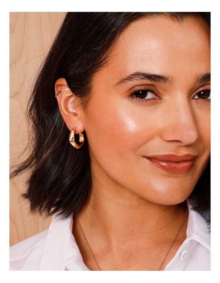 Battered Hoop Earring in Gold image 4