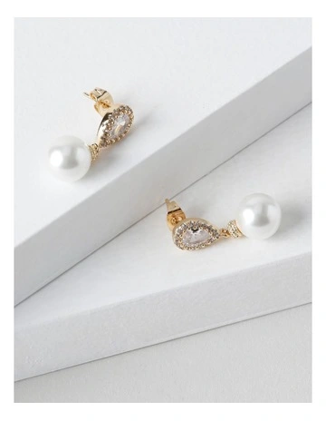 Diamante Encrusted Pearl Drops Earring in Gold/Pearl