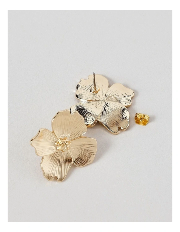 Petals Earrings in Gold image 3