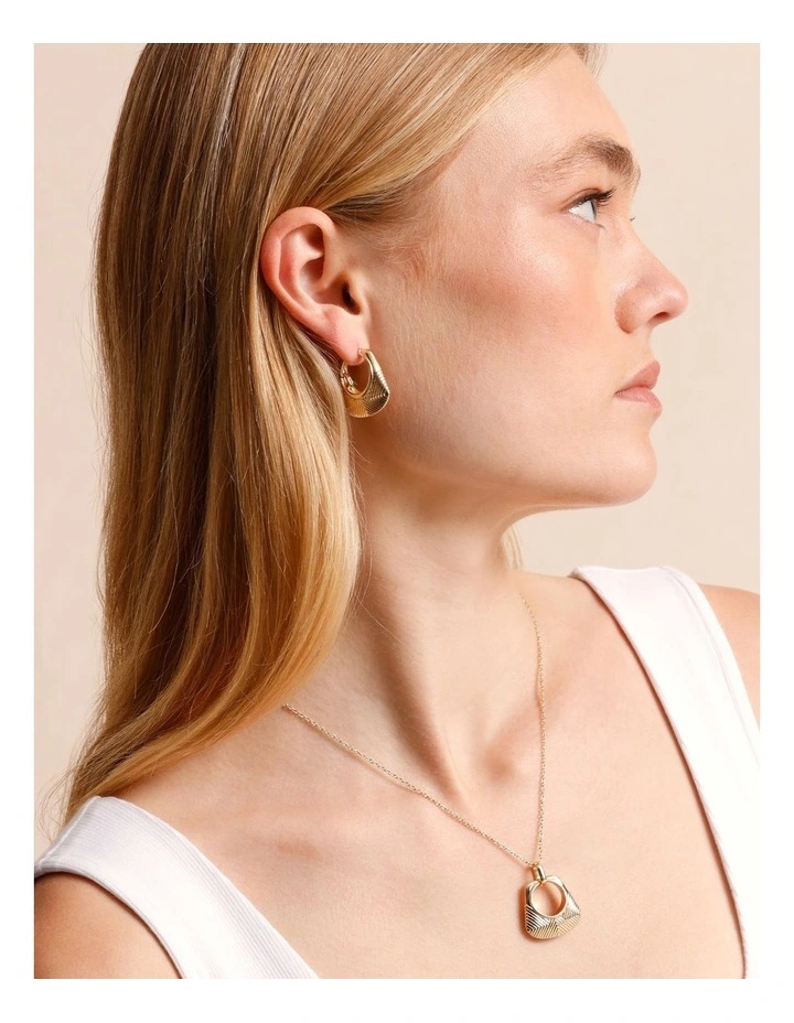 Basketweave Earrings in Gold image 5