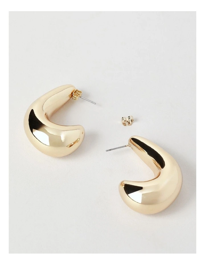 Thick Hoop Earring in Gold image 3