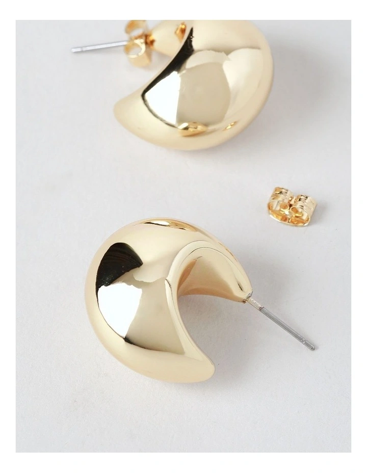 Round Hoop Earring in Gold image 3