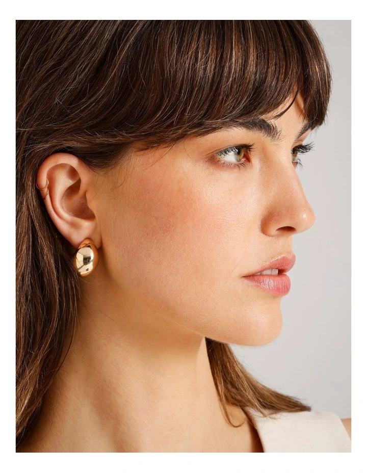 Round Hoop Earring in Gold image 5