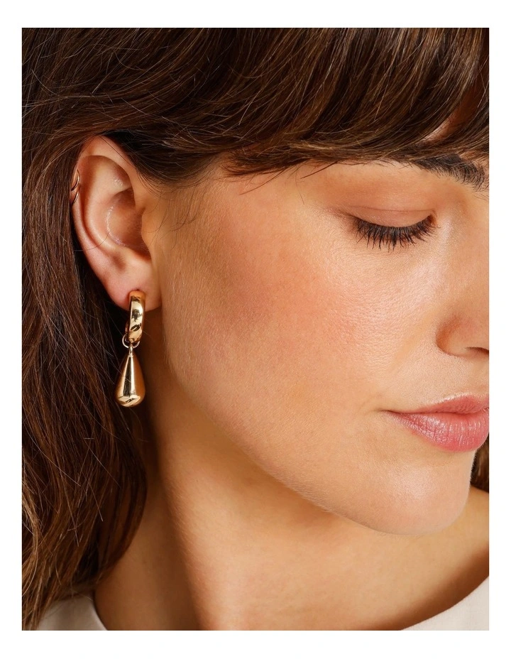 Raindrop Earring in Gold image 5