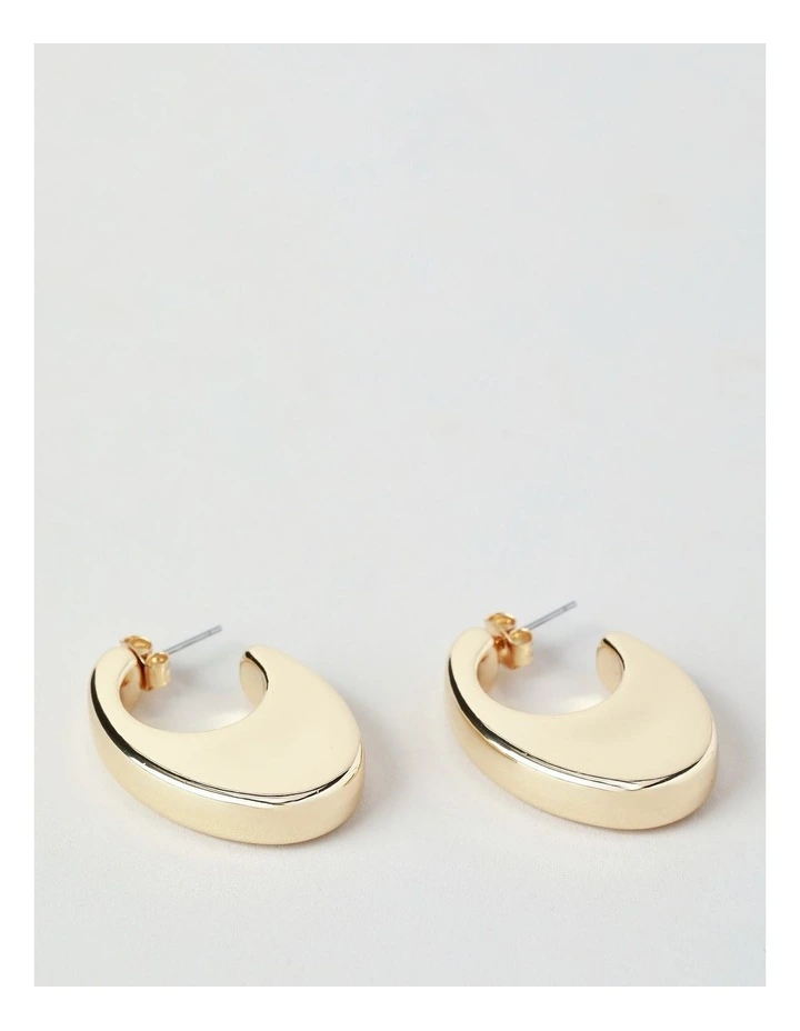 Flat Oval Hoop Earring in Gold image 1