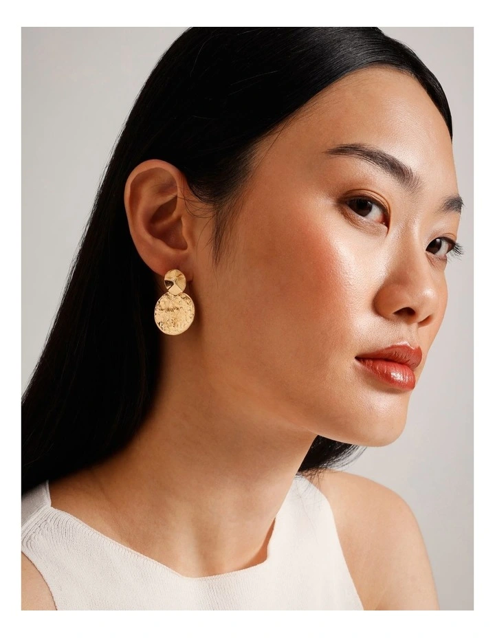 Beaten Sundisc Drop Earrings in Gold image 2