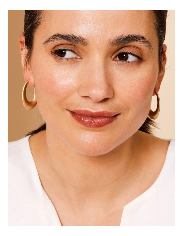 Curved Oval Hoop Earring in Gold image 4