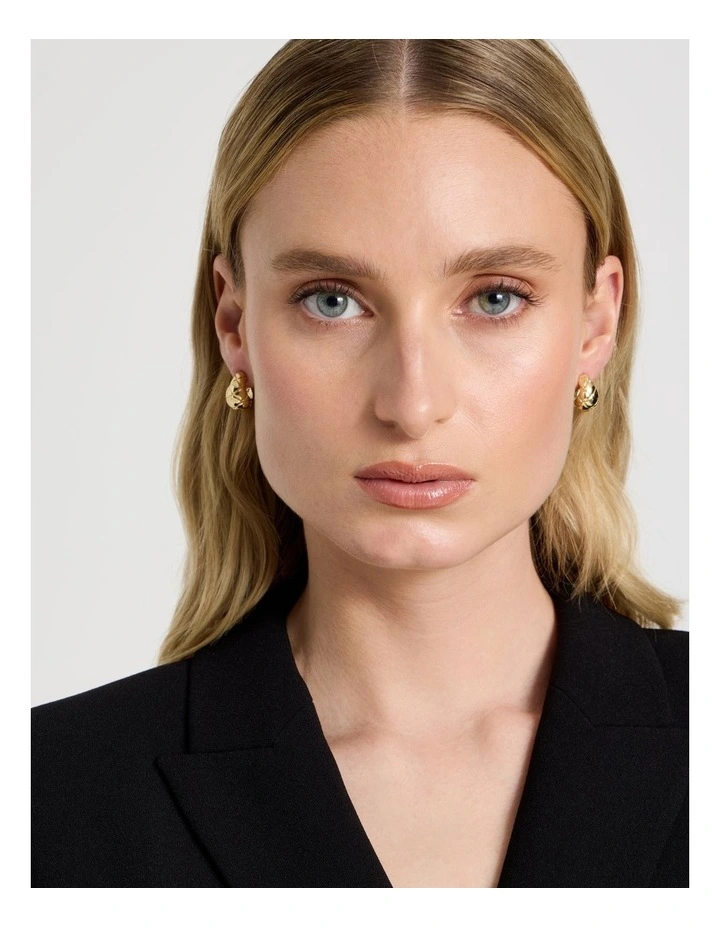 Small Drop Earring in Gold image 2