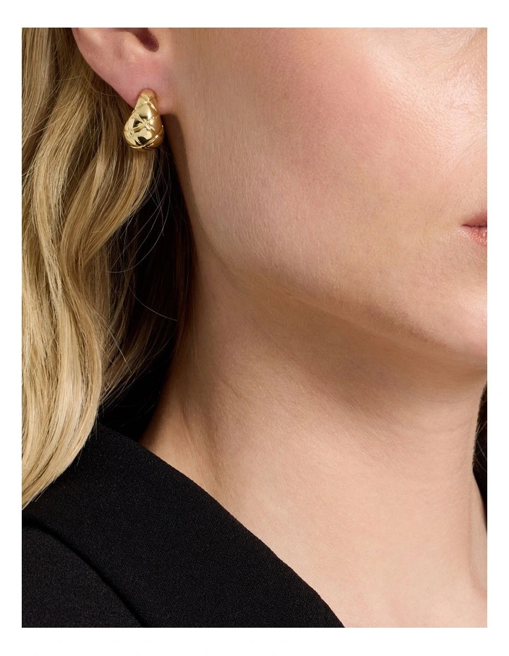 Small Drop Earring in Gold image 4