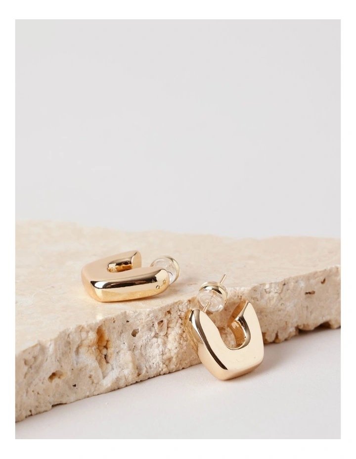 Gold Twist Hoop Earring in Gold image 3