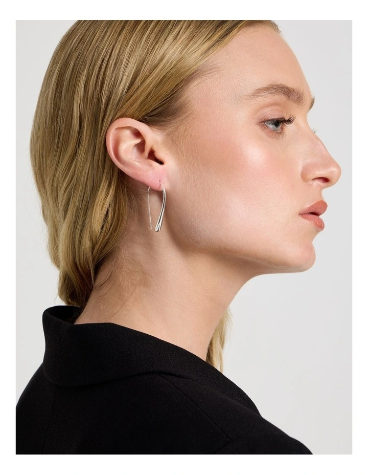 Hook Earring in Silver image 4
