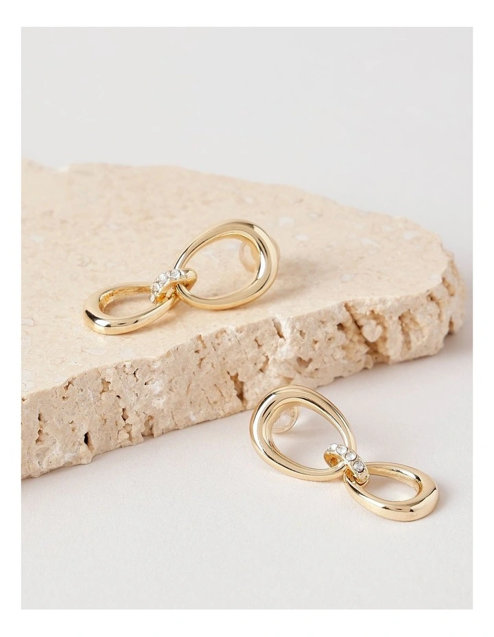 Link Earrings in Gold image 1