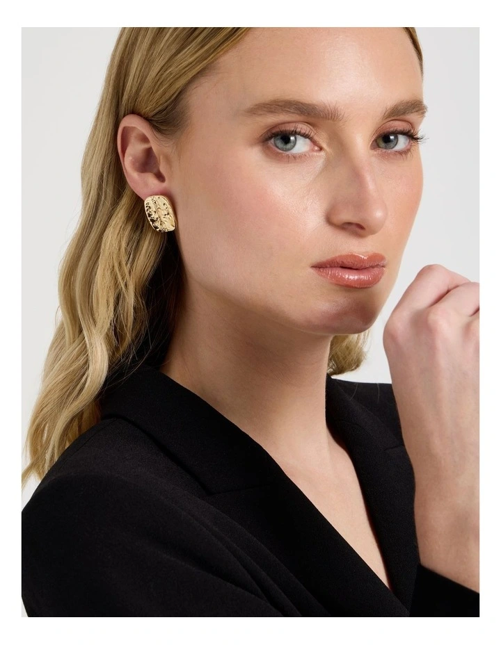 Curved Studs in Gold image 2