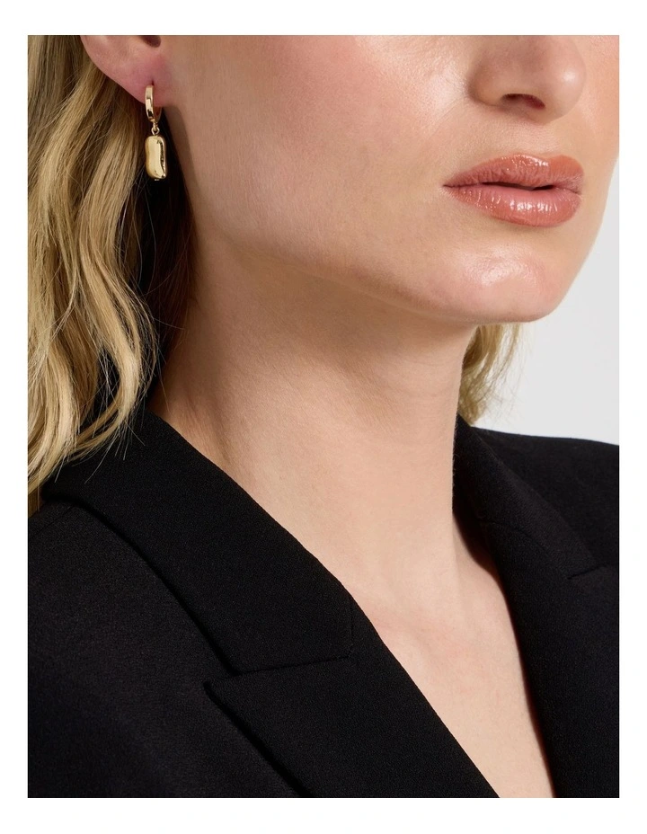 Drop Earrings in Gold image 4