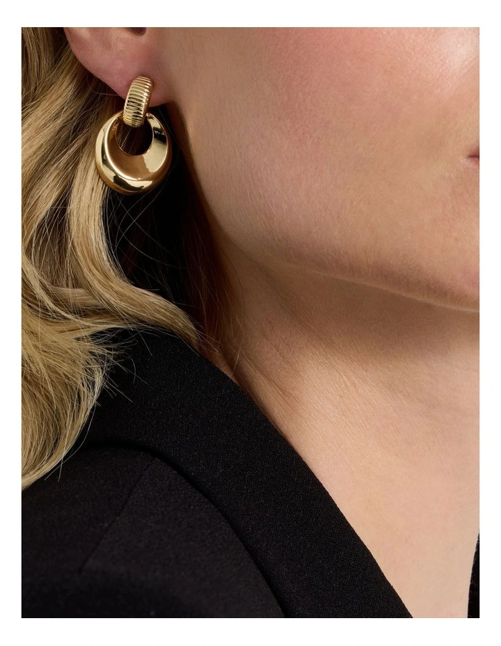 Textured Door Knocker Earring in Gold image 4