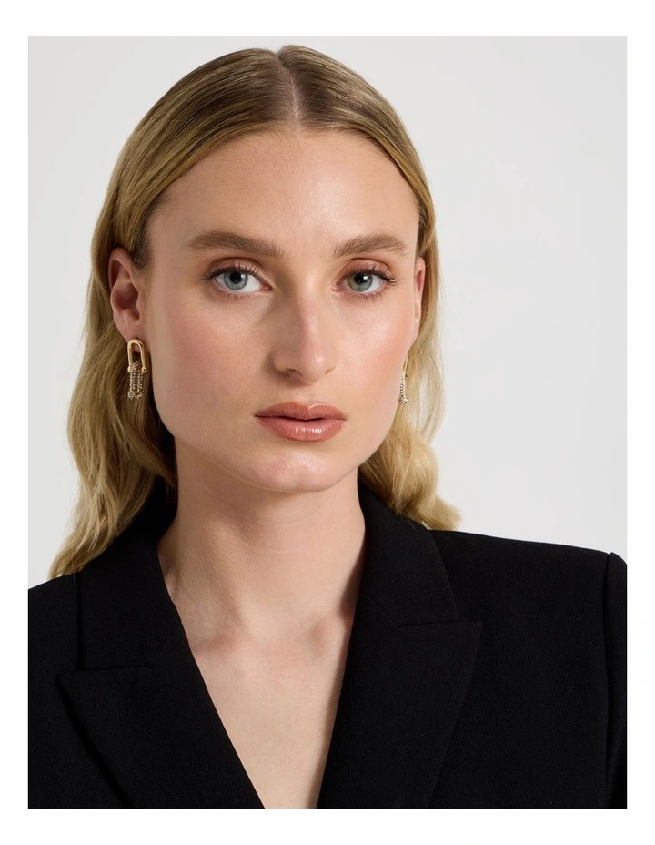 Gold Chain Earring in Gold image 2