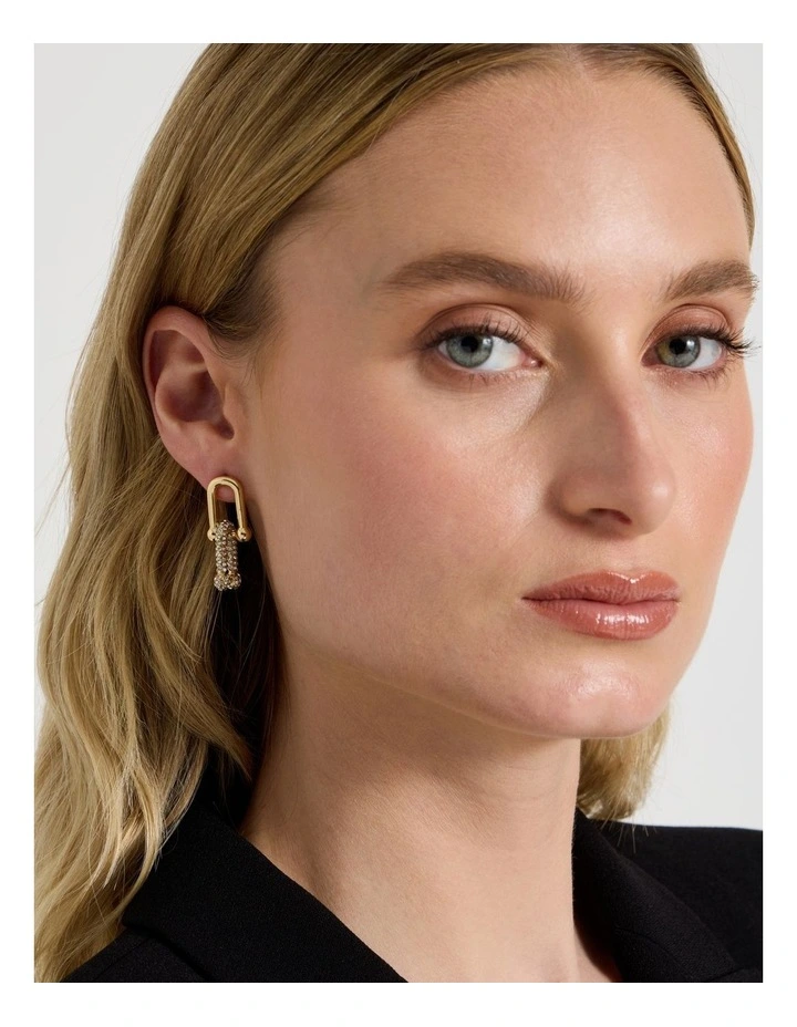 Gold Chain Earring in Gold image 4