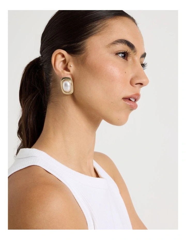 Pearl Earrings image 2