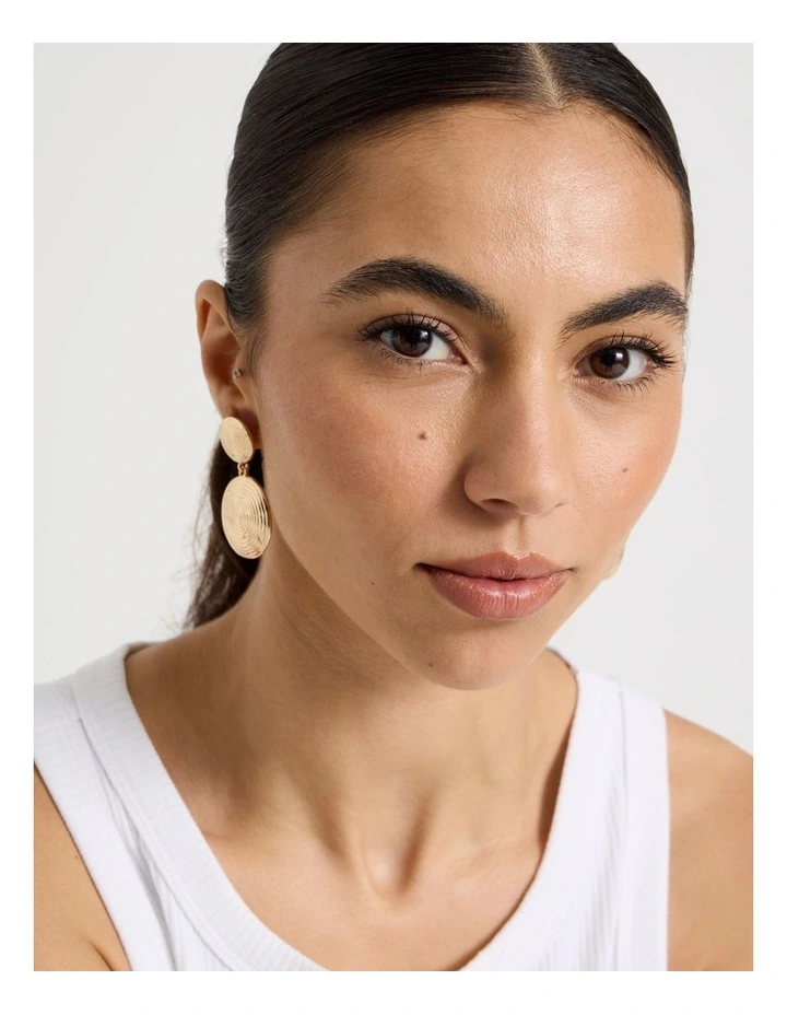 Textured Disc Earring in Gold image 2