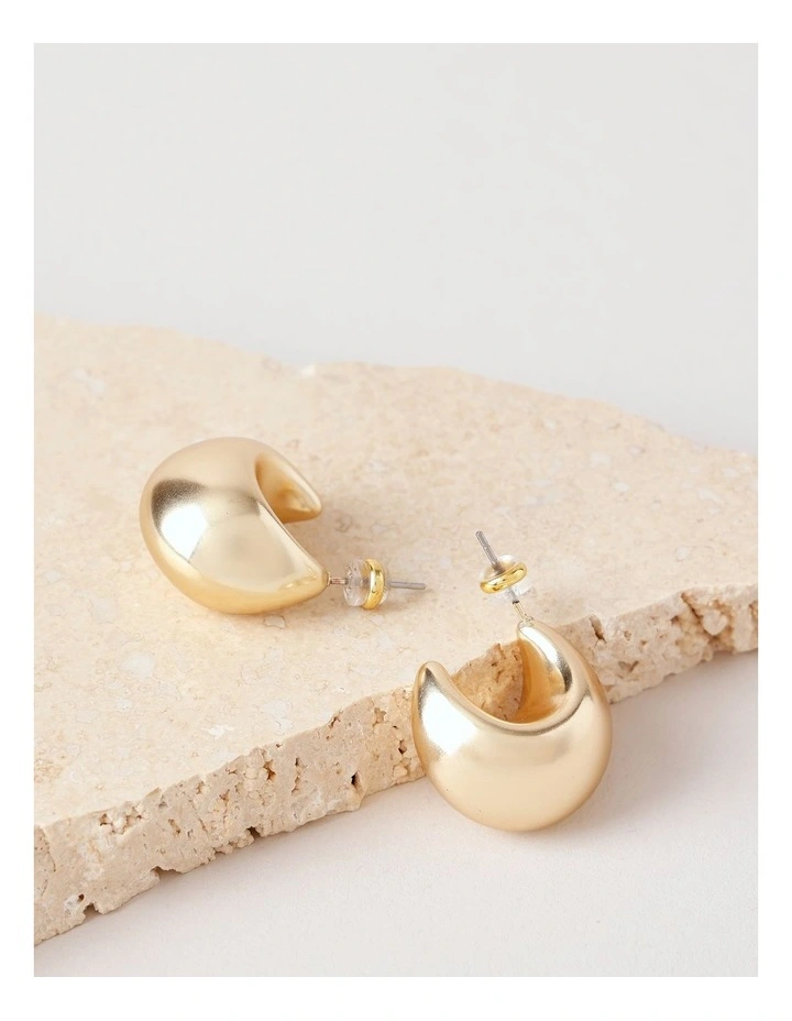Round Hoops in Gold image 3
