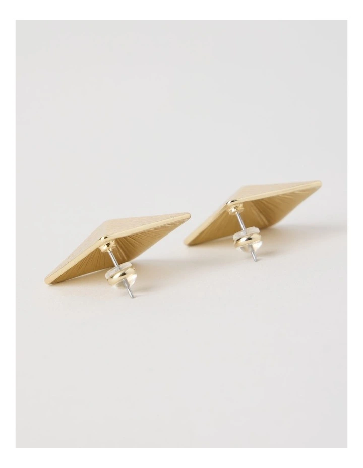 Hammered Pyramid Stud in Gold image 5