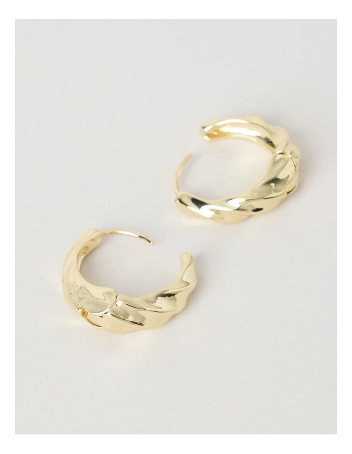 Twist Earring in Gold image 3