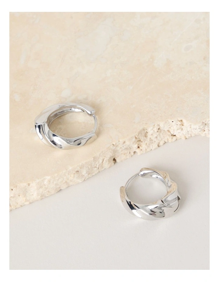 Twist Earring in Silver image 2