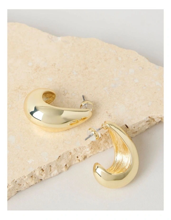 Drop Earrings in Gold image 1