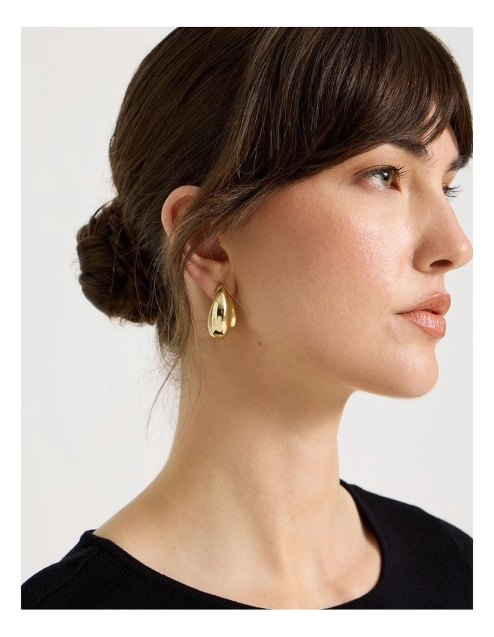 Drop Earrings in Gold image 3