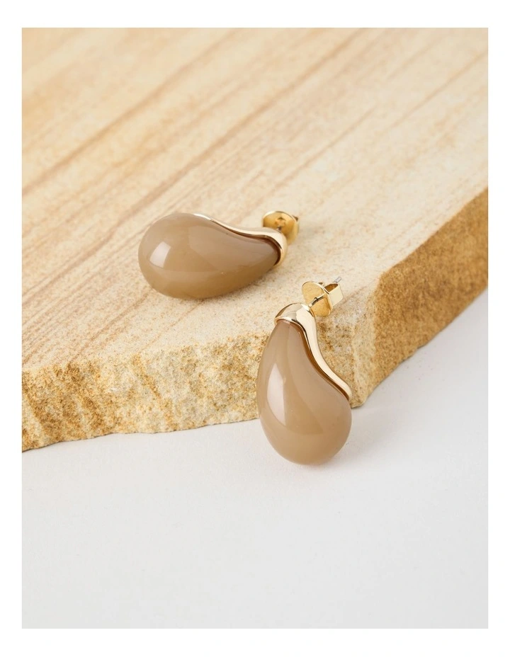 Teardrop Earrings in Tannin image 3