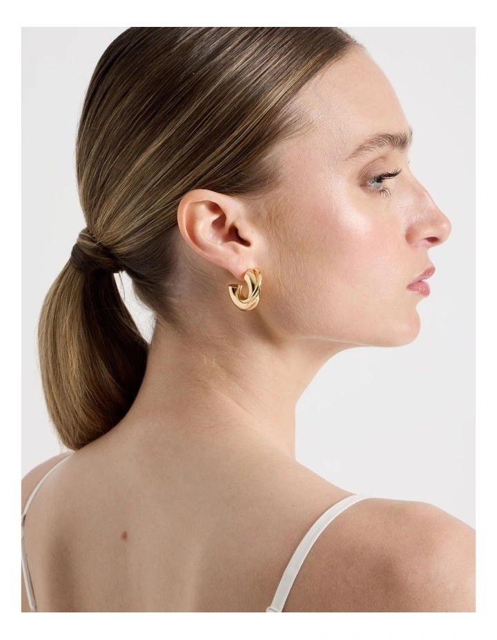 Twisted Hoops in Gold image 4