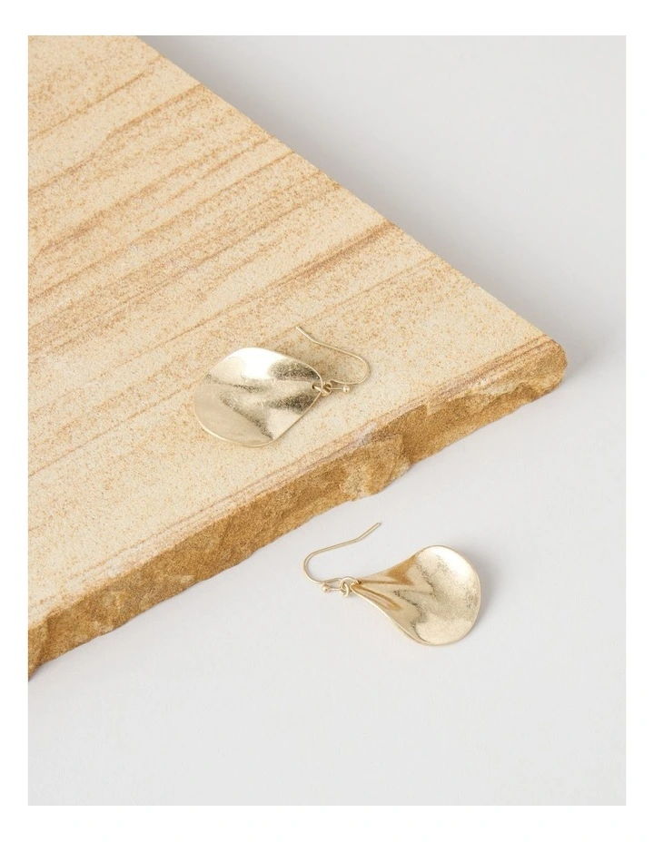 Wave Teardrop Hook Earring in Gold image 2