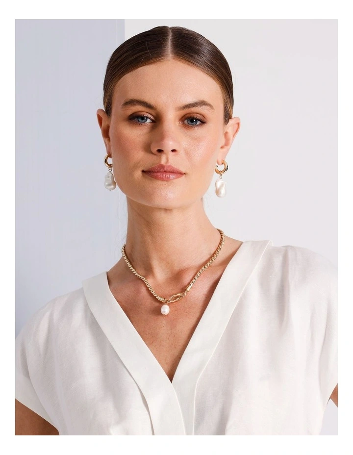 Basque Snake Chain With Pearl Pendant Necklace in Gold MYER