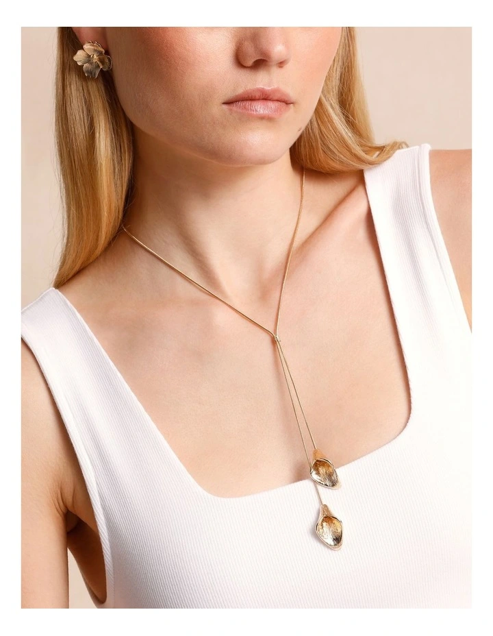 Tulip Lariat Necklace in Gold image 4