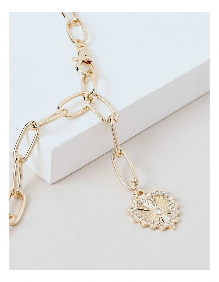 Heart Chain Necklace in Gold image 3
