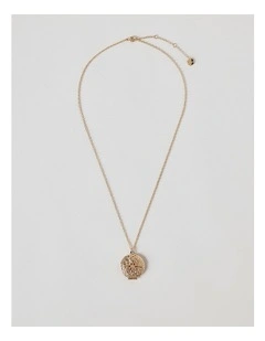 Filigree Pendant Necklace in Gold
