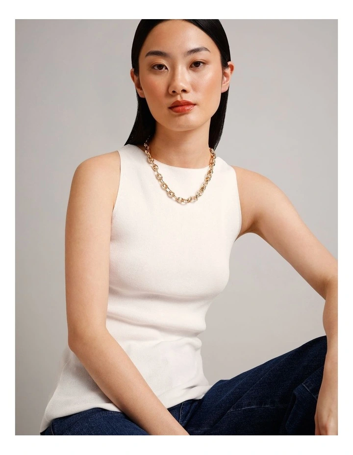 Circle Feature Necklace in Gold image 2