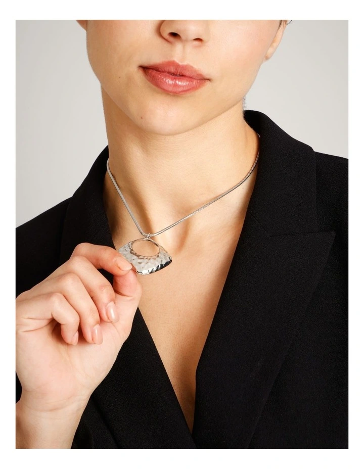 Cut Out Pendant Necklace in Silver image 4