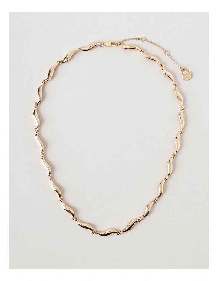Wavy Necklace in Gold image 1