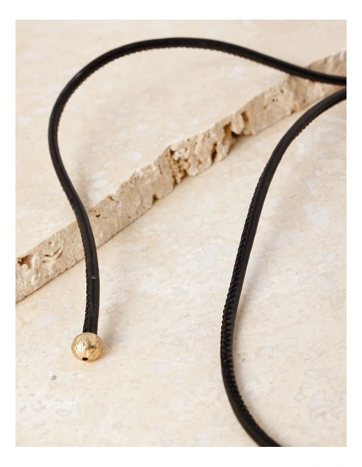 Open Circle Disc Pendant Necklace in Gold image 5