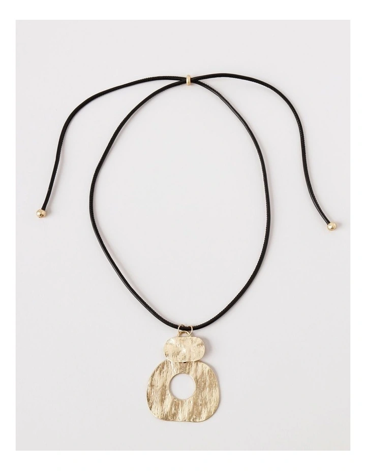 Open Circle Disc Pendant Necklace in Gold image 6