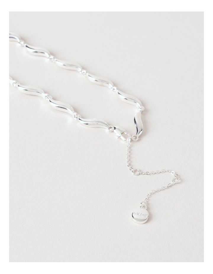 Wavy Necklace in Silver image 3